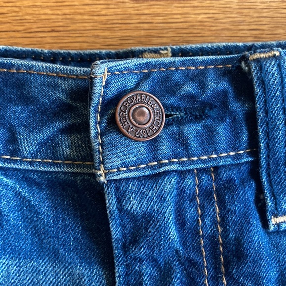 Abercrombie & Fitch Denim Raw Hem Skirt. NWOT. Size 24 - Picture 4 of 10